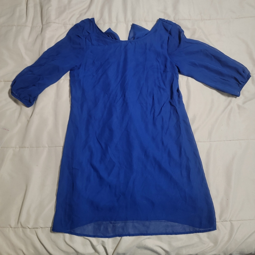 A. Byer Blue Shift Dress 3/4 bubble sleeves with Bow detail on back -Size Medium